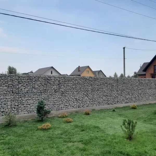 Паркан з габіонів — фото