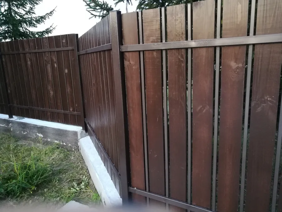Паркан деревʼяний штахетник під ключ, сира дошка — ціна за 1 пог. м — фото